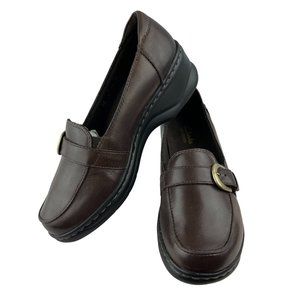 CLARKS Women's Bendables Brown Leather Moc Toe Buckle Loafer Comfort Flat Size 7
